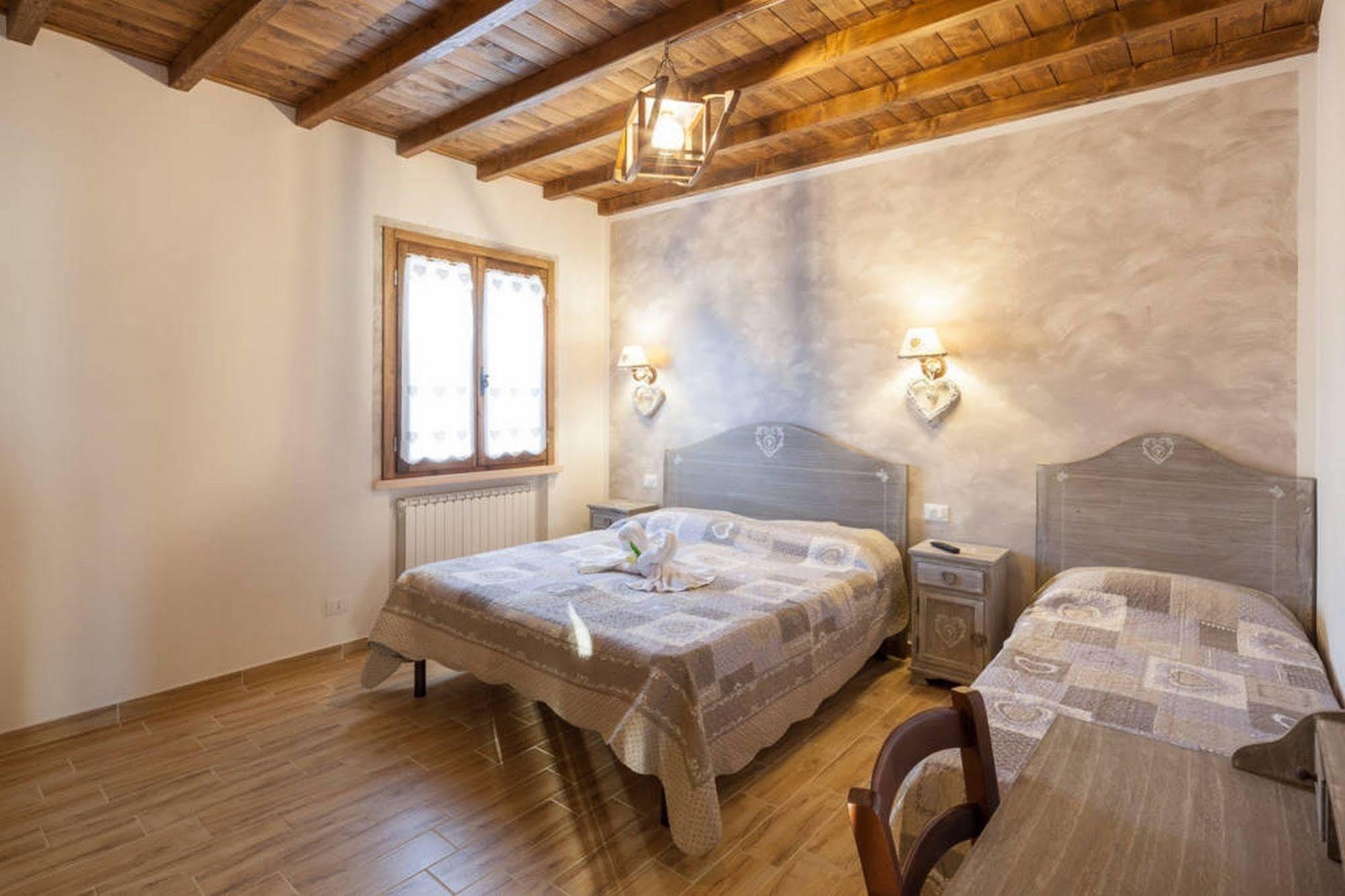 Bed and Breakfast La Casa Delle Rondini Roncoferraro Exterior foto