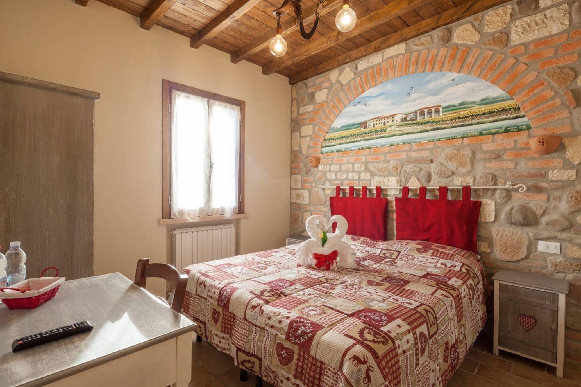 Bed and Breakfast La Casa Delle Rondini Roncoferraro Exterior foto
