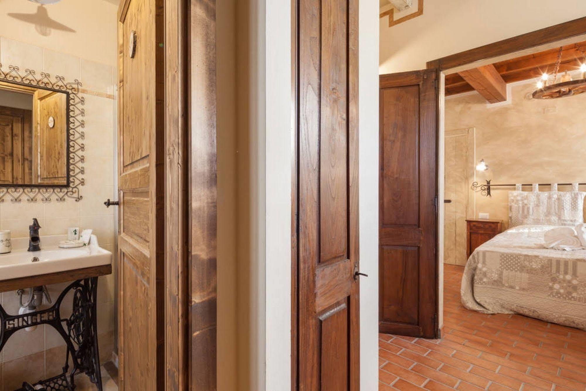 Bed and Breakfast La Casa Delle Rondini Roncoferraro Exterior foto