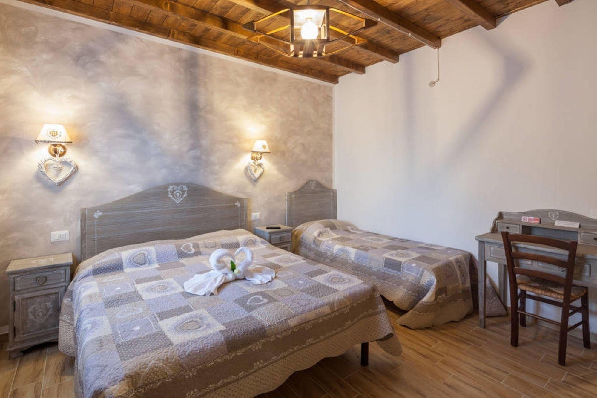 Bed and Breakfast La Casa Delle Rondini Roncoferraro Exterior foto