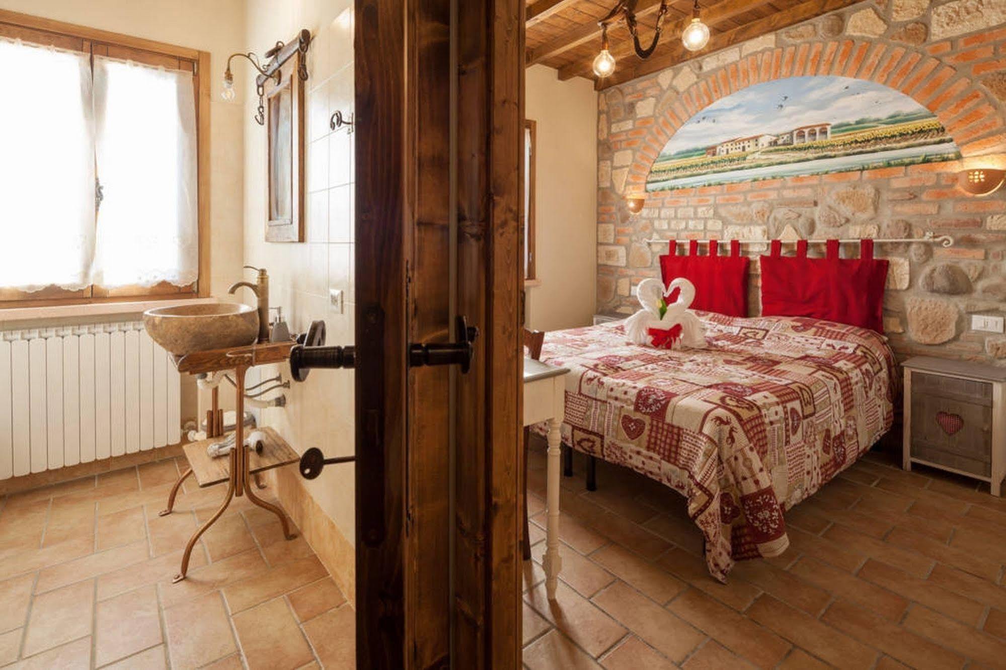 Bed and Breakfast La Casa Delle Rondini Roncoferraro Exterior foto