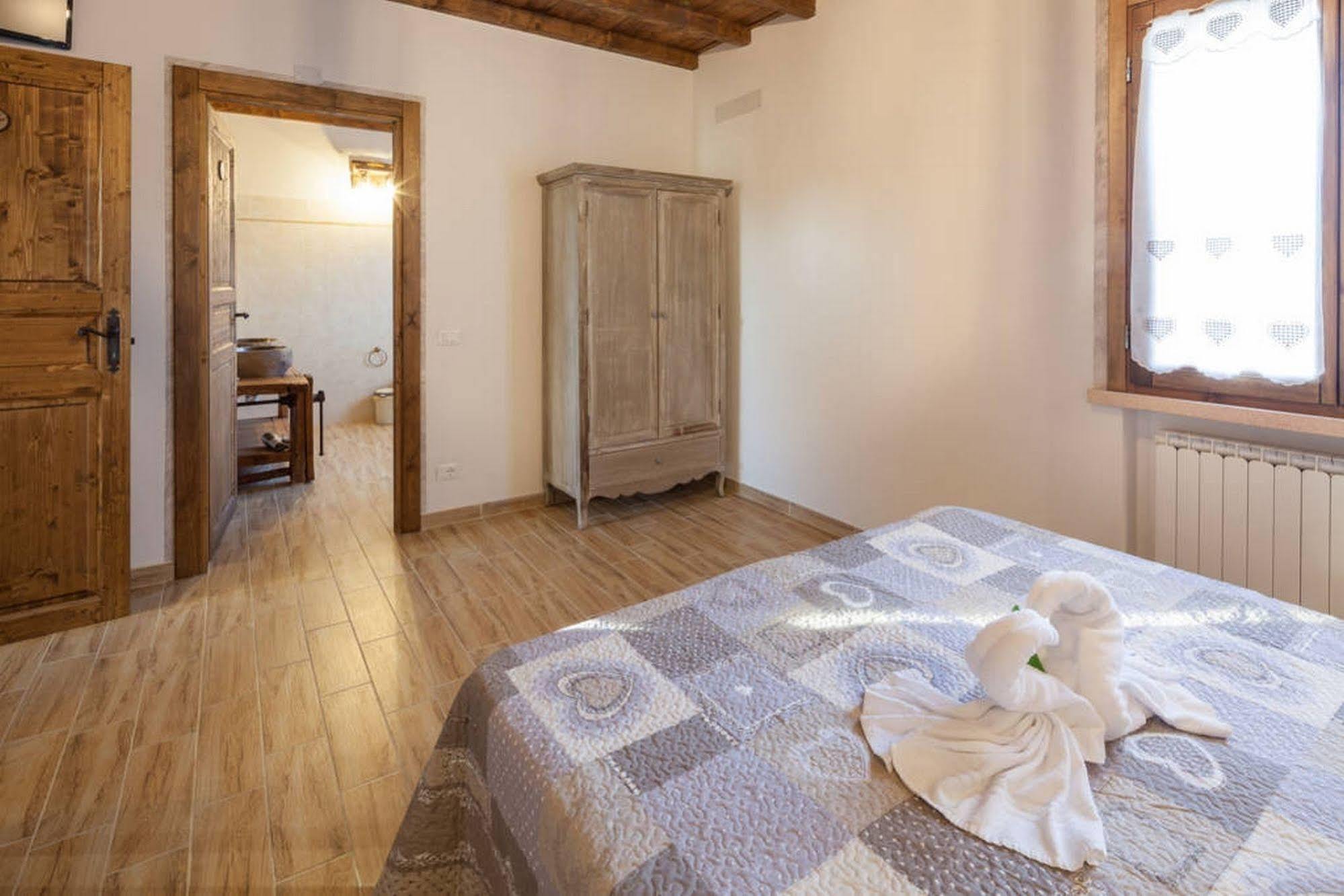 Bed and Breakfast La Casa Delle Rondini Roncoferraro Exterior foto