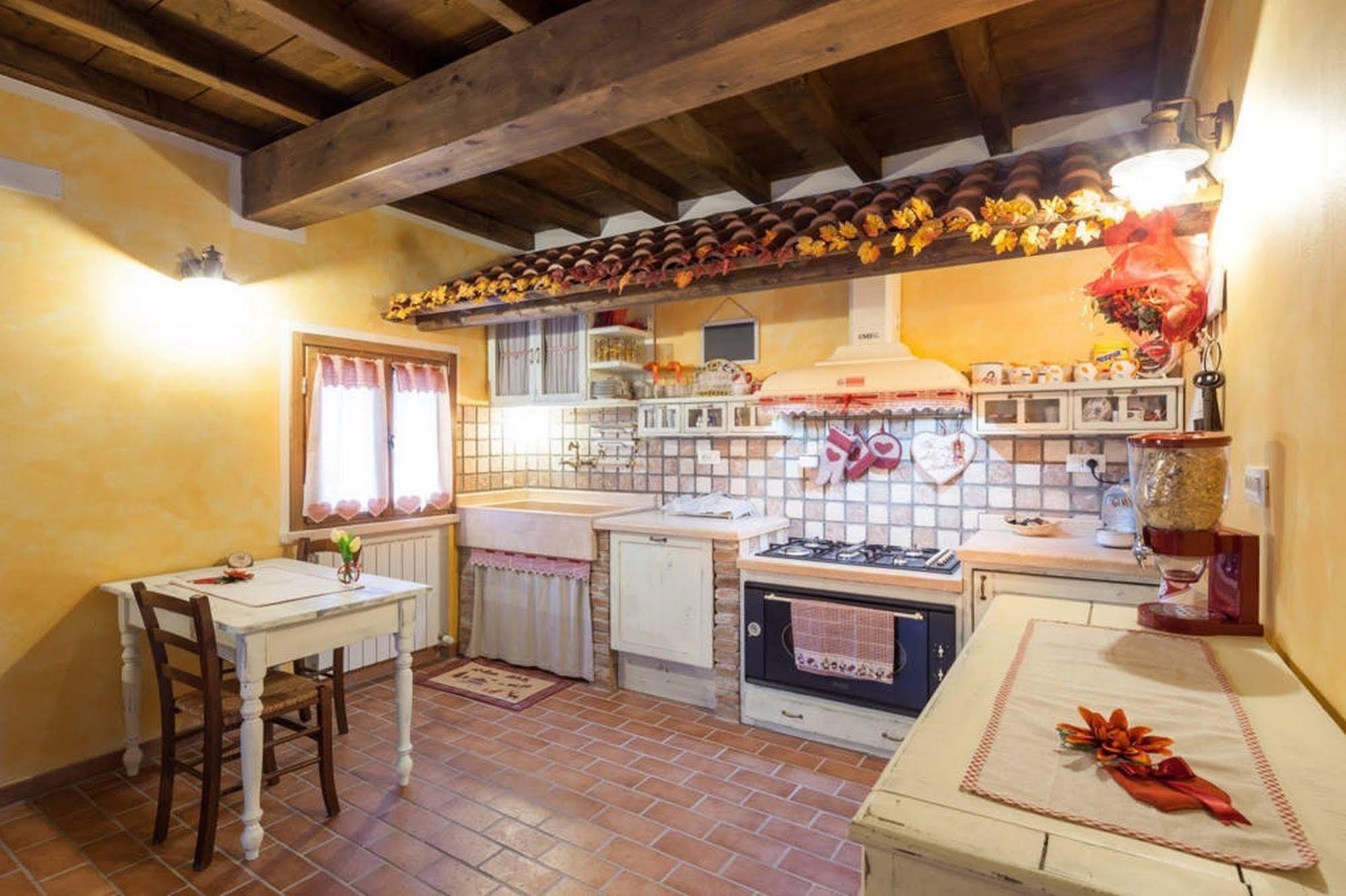 Bed and Breakfast La Casa Delle Rondini Roncoferraro Exterior foto