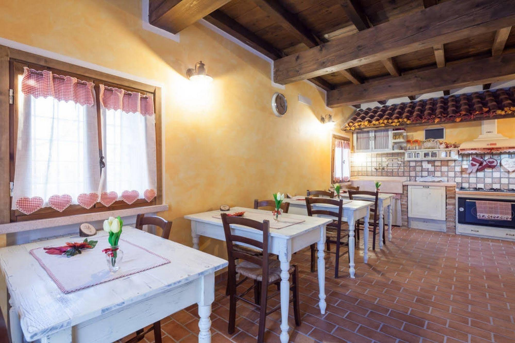 Bed and Breakfast La Casa Delle Rondini Roncoferraro Exterior foto