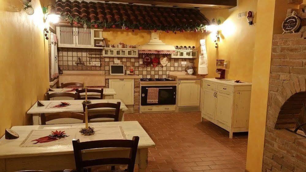 Bed and Breakfast La Casa Delle Rondini Roncoferraro Exterior foto