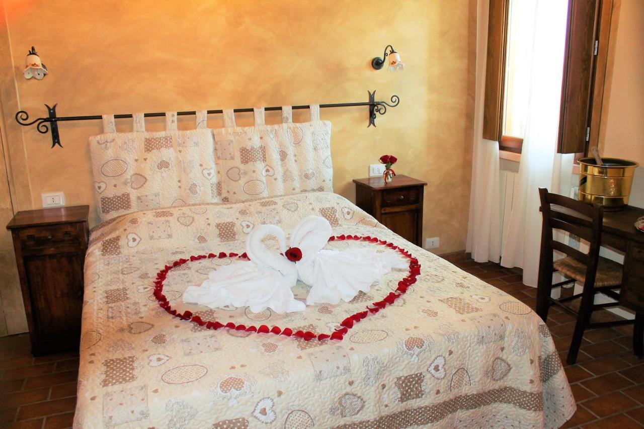 Bed and Breakfast La Casa Delle Rondini Roncoferraro Exterior foto